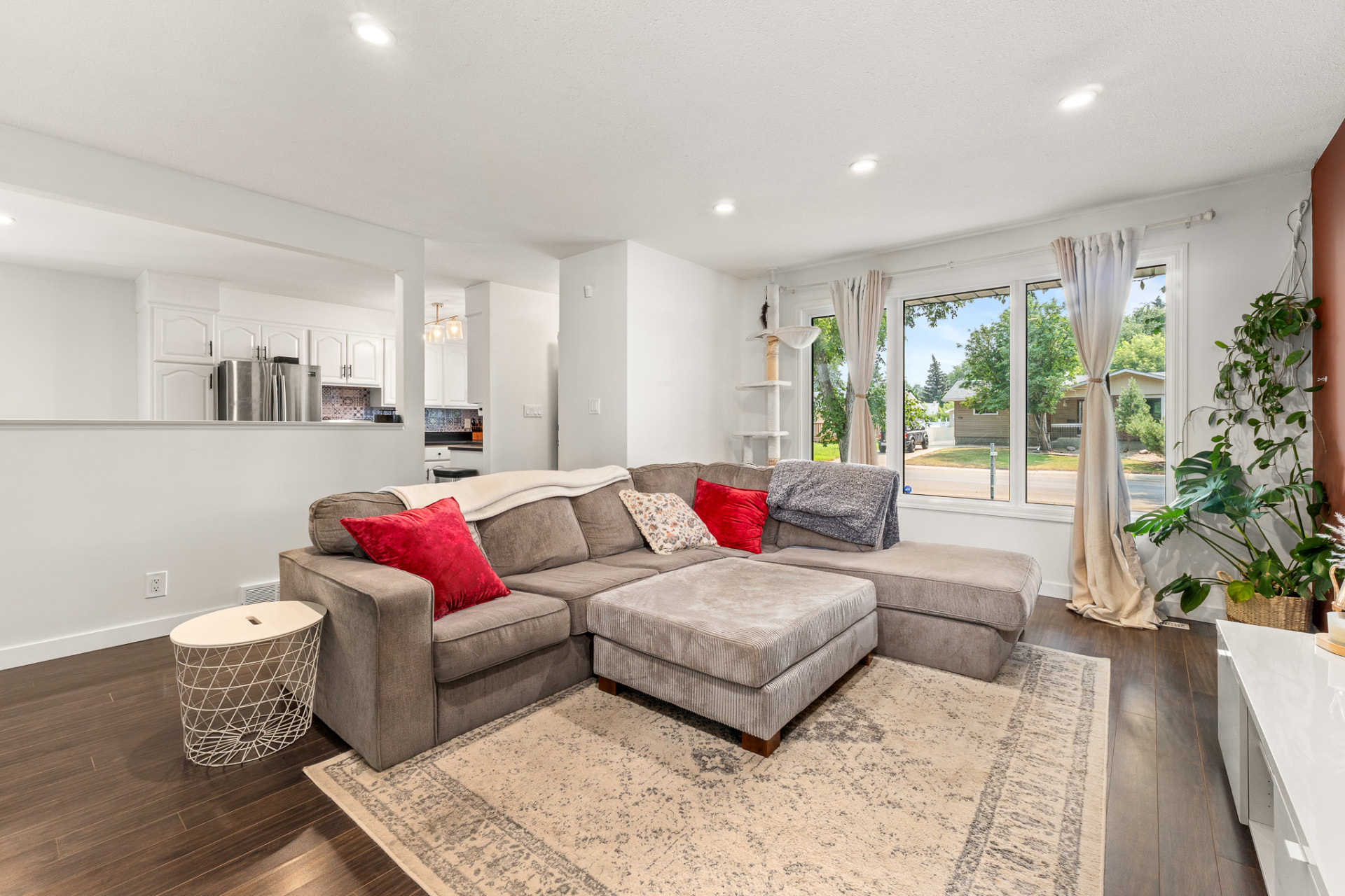 Front Lounge