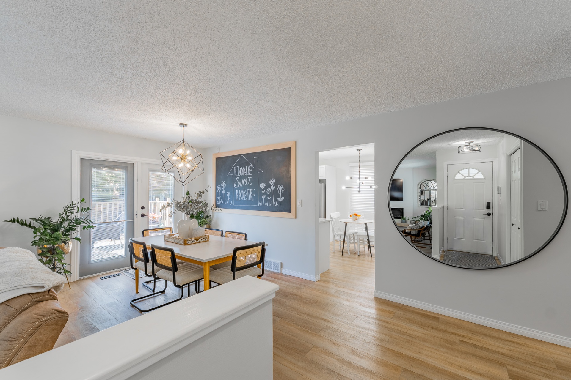 Dining & Entry