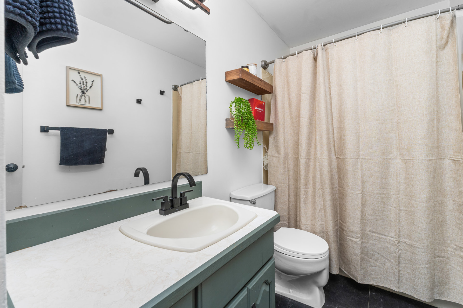 Full Bathroom